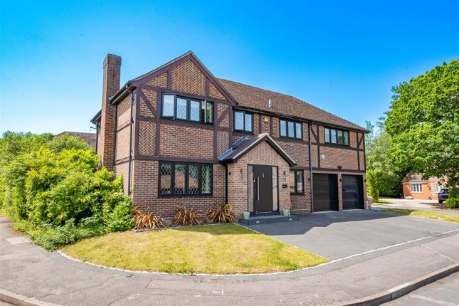 6 bed property, in Sorrel Drive, £950,000