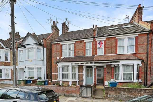 3 bed property, in Heath Road, £599,950