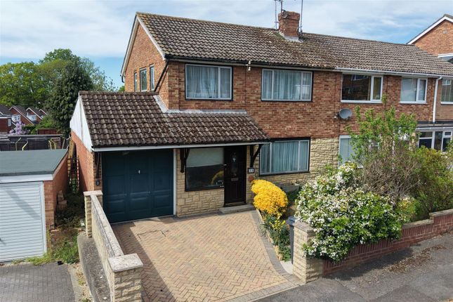 3 bed property, in Elmstone Drive, £450,000