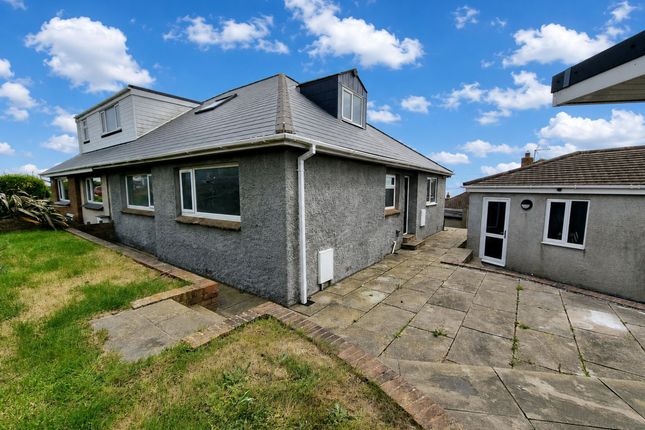 2 bed property, in Ogmore-By-Sea, £320,000