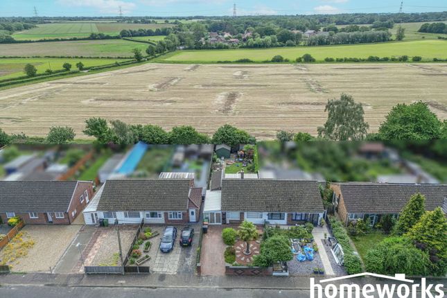 2 bed property, in Boyd Avenue, £259,950