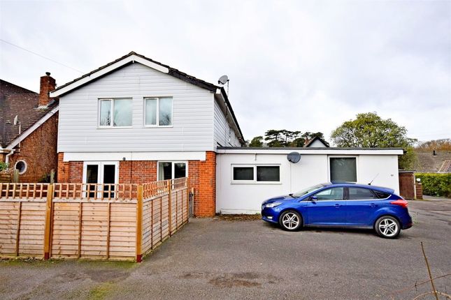 1 bed property, in Durrants Road, £160,000