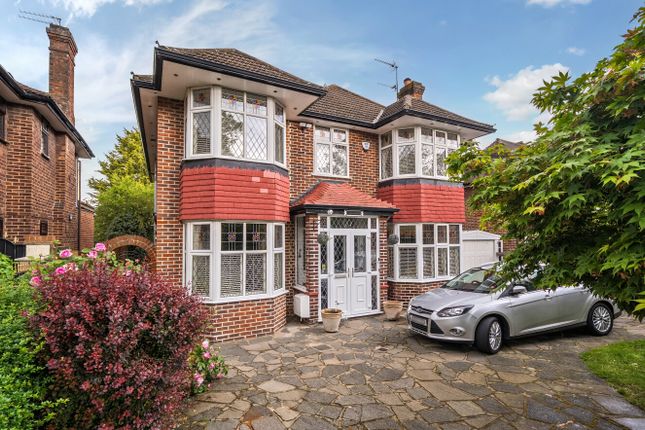 5 bed property, in New Street Hill, £1,150,000