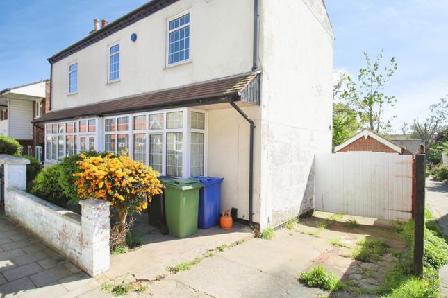 5 bed property, in Mill Road, £225,000