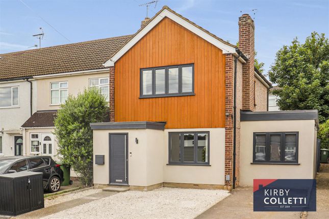 3 bed property, in Lichfield Way, £530,000