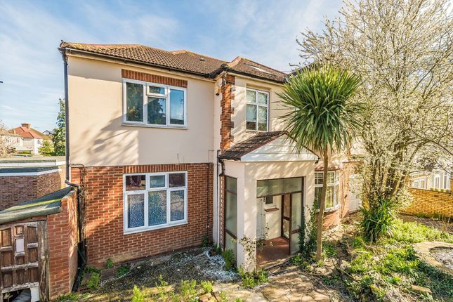 6 bed property, in Wood Lane, £1,399,995