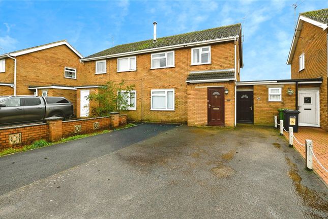 3 bed property, in Town Close, £220,000