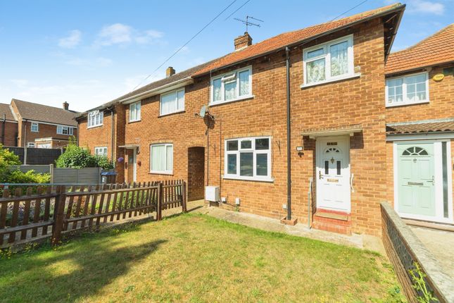 3 bed property, in Hall Mead, £300,000