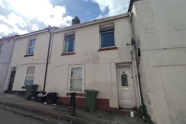 3 bed property, in Well Street, £110,000