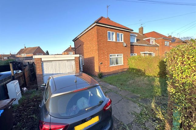 3 bed property, in Occupation Road, £195,000