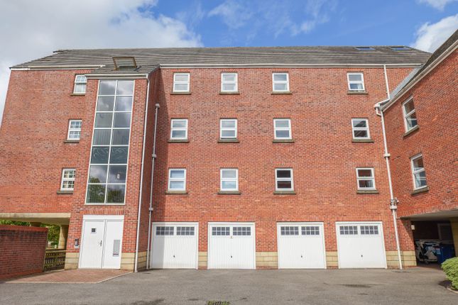 2 bed property, in Weavers Court, £95,000