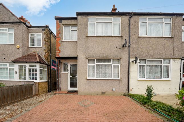 3 bed property, in Vale Road, £550,000