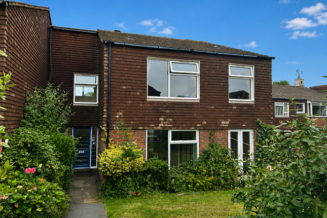 2 bed property, in Rothermere Close, £210,000