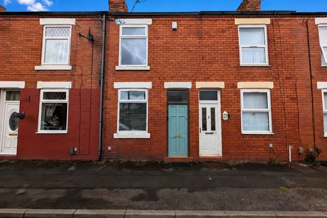 2 bed property, in Brighton Street, £120,000
