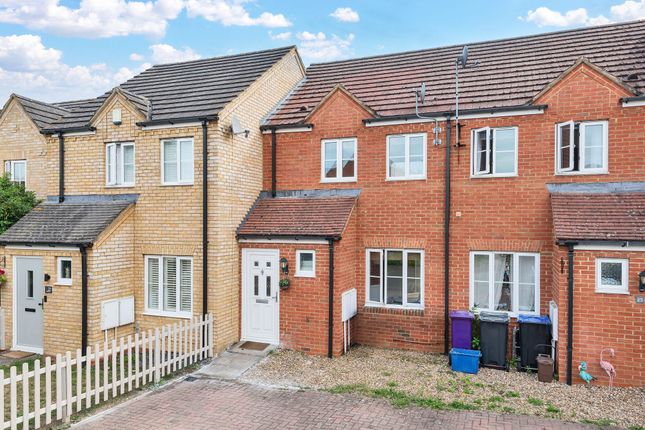 2 bed property, in Pipit Close, £350,000
