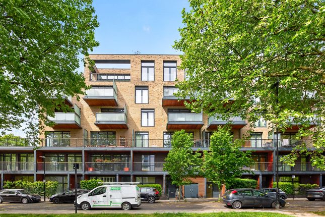 2 bed property, in Packington Road, £475,000