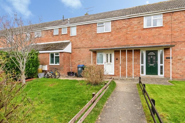 3 bed property, in Pinewood Way, £285,000