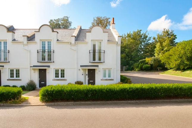 2 bed property, in 1 Victoria Row, £370,000
