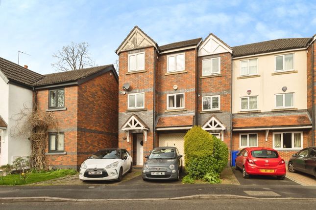 3 bed property, in Evans Close, £430,000