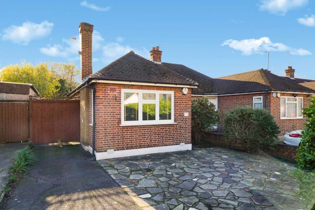 2 bed property, in Eastern Avenue, £550,000