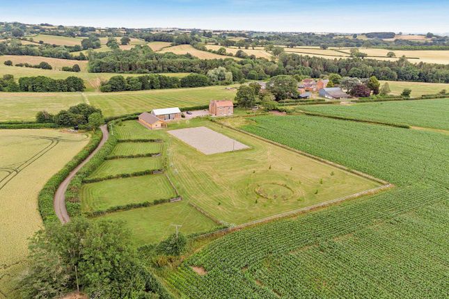 4 bed property, in Nash, £750,000