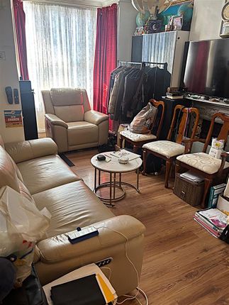 3 bed property, in Wentworth Road, £475,000