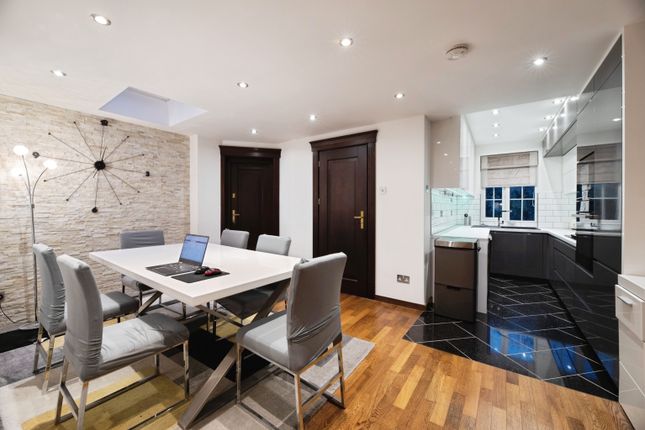 2 bed property, in Richmond Road, £500,000