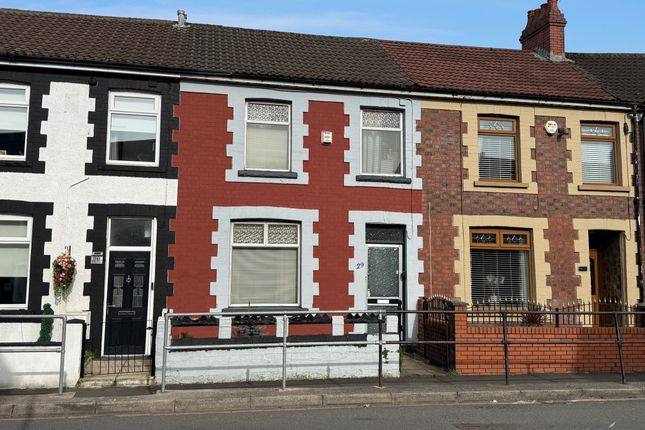 3 bed property, in Rhodfa Terrace, £132,500
