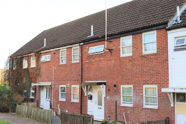 4 bed property, in Rosslyn Crescent, £430,000