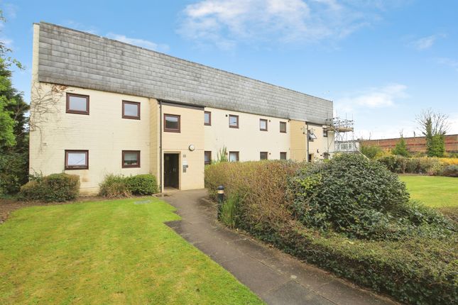 1 bed property, in Shrewsbury Avenue, £120,000