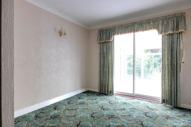4 bed property, in Annandale Road, £250,000