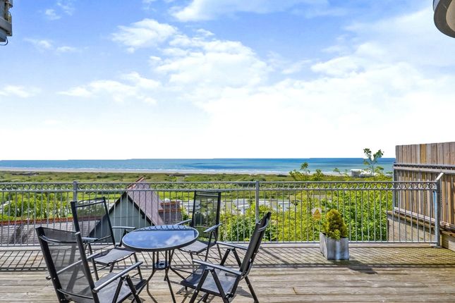 2 bed property, in Apt 1 (15) Coastal View, £150,000