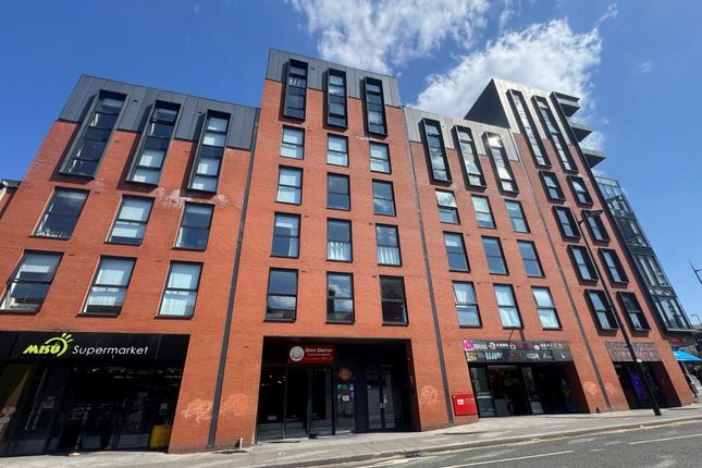 2 bed property, in Apt 111 Ropemaker Place, £90,000