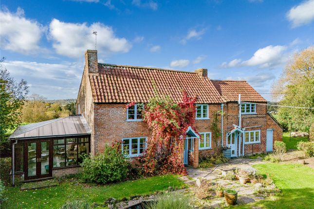3 bed property, in Red Pit, £600,000