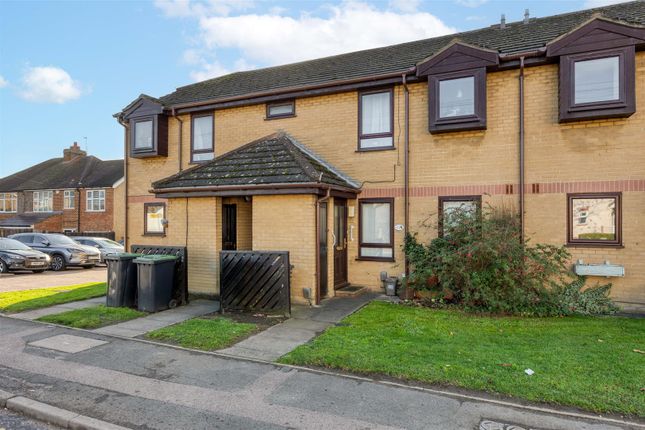 2 bed property, in The Vines. Arlesey Road, £175,000