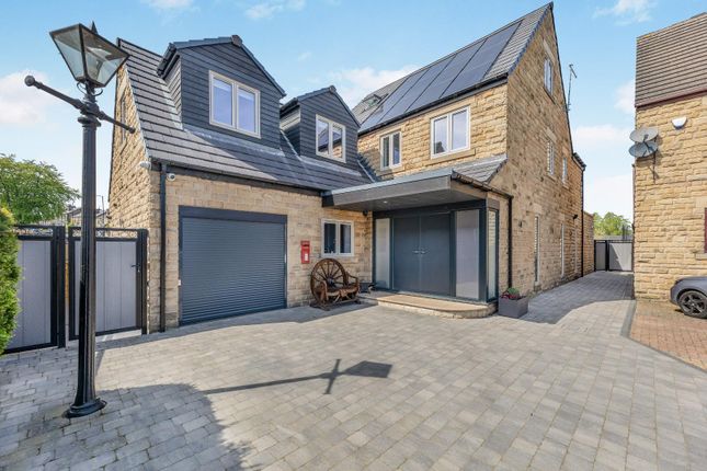 5 bed property, in Yew Lane, £600,000