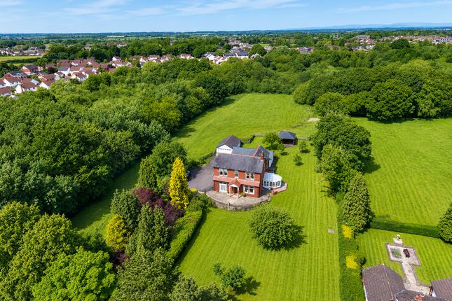 4 bed property, in Drumacre Lane West, £1,000,000