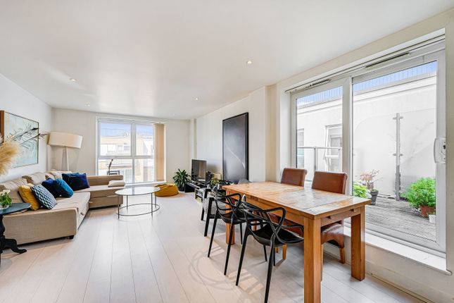 2 bed property, in Napier House, £400,000