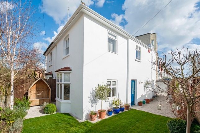 2 bed property, in Quill Lane SW15, £1,250,000