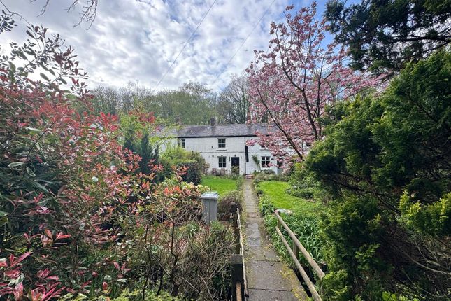 2 bed property, in Middlewood Road, £250,000