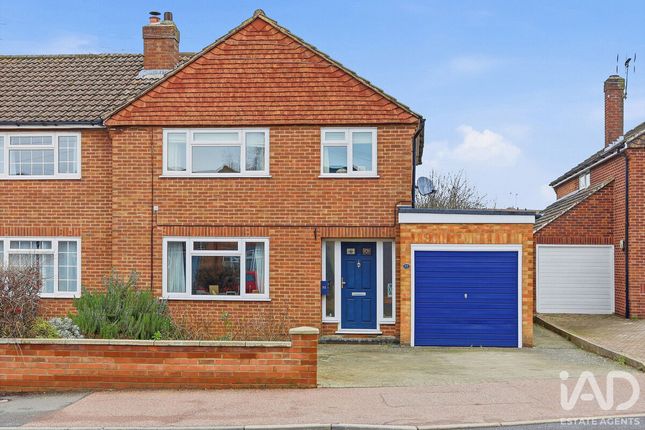 3 bed property, in Manston Drive, £530,000