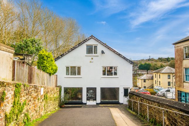 4 bed property, in 85 Fore Street, £330,000