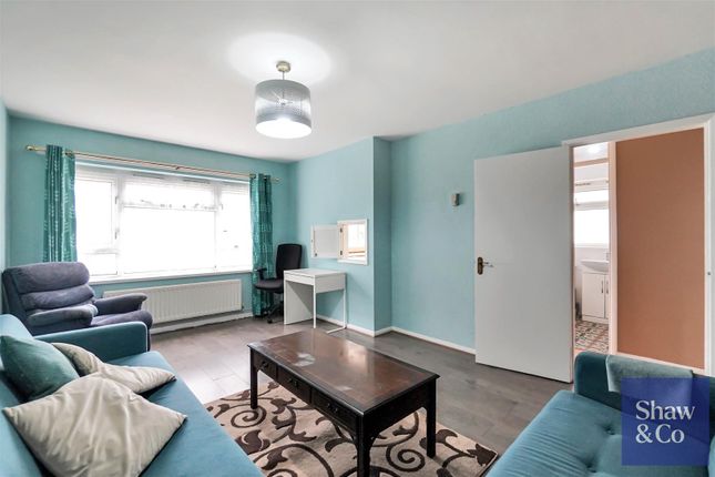 2 bed property, in Conway Road, £315,000