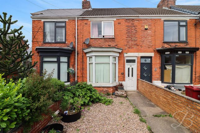 2 bed property, in Sutton Hall Road, £115,000