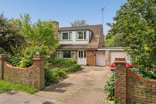 3 bed property, in Plantation Road, £475,000