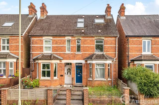 4 bed property, in Worting Road, £320,000