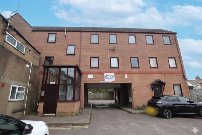 1 bed property, in Hitches Street, £110,000