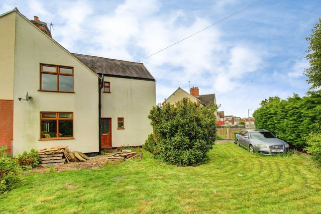 3 bed property, in St. Helena Road, £165,000