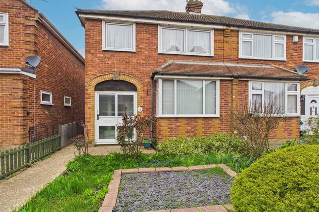 3 bed property, in Redlie Close, £375,000