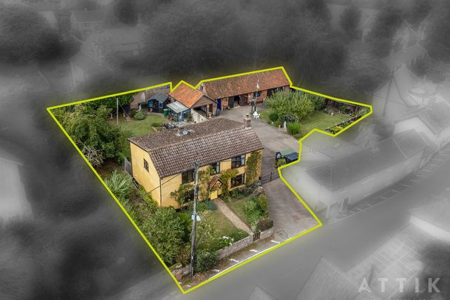 4 bed property, in The Street, £600,000